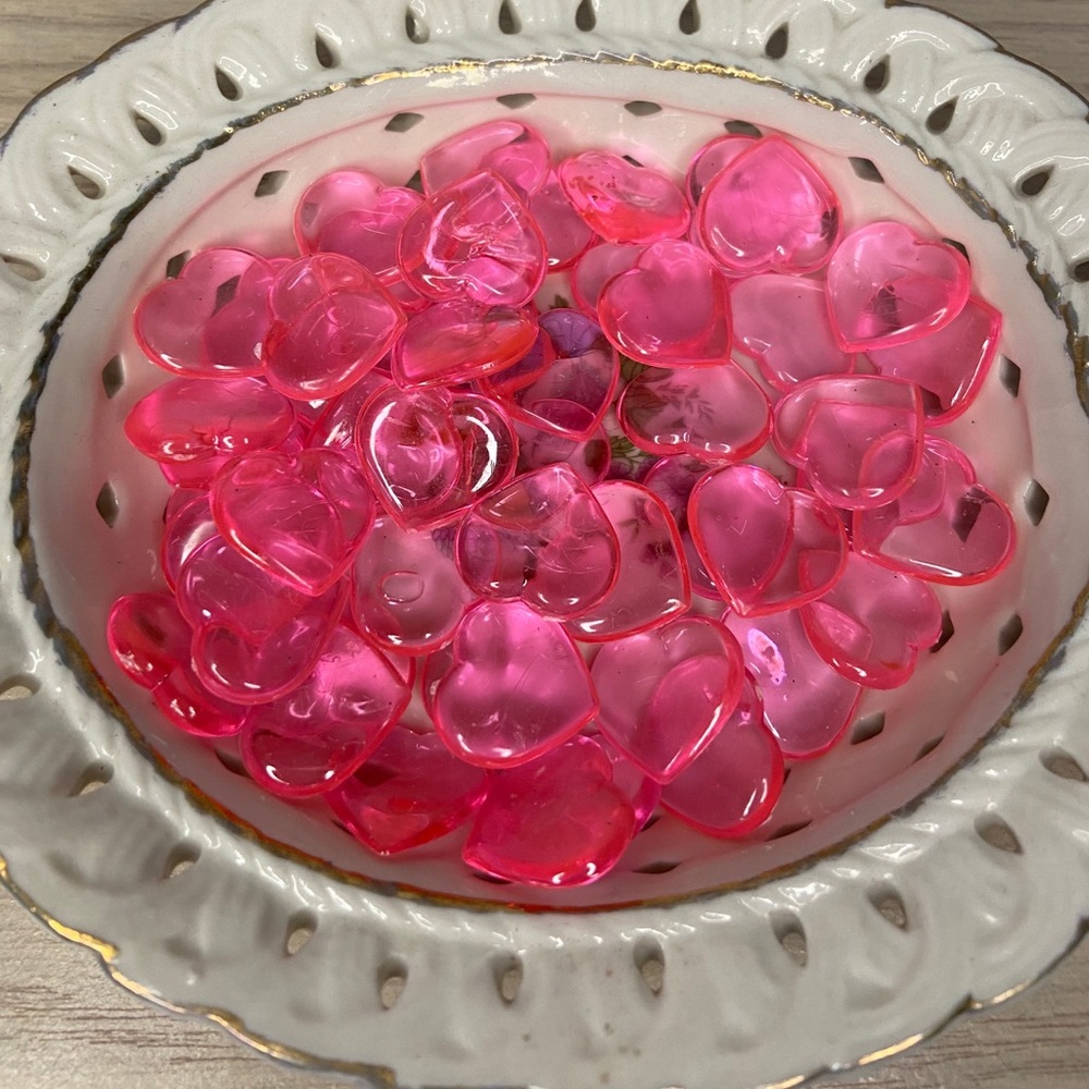 20 pieces pink glass hearts